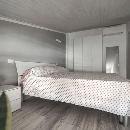 Mansarda Maxi House Desenzano Apartmán
