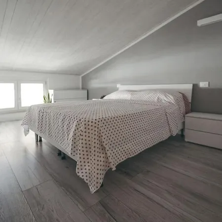 Apartmán Mansarda Maxi House Desenzano Desenzano del Garda